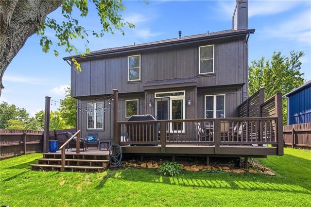 11941 S Cottonwood Drive, Olathe, KS 66062