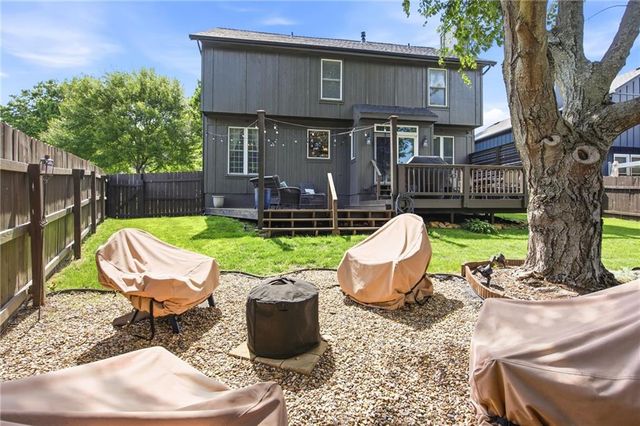 11941 S Cottonwood Drive, Olathe, KS 66062