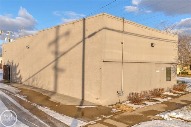 12525 E 9 Mile Road, Warren, MI 48089