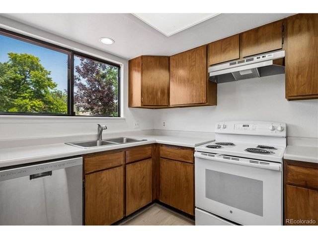 8954 S Round Rock St, Littleton, CO 80126