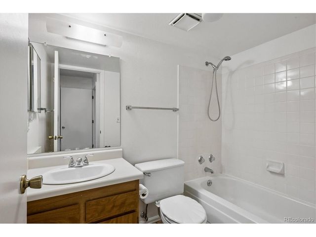 8954 S Round Rock St, Littleton, CO 80126