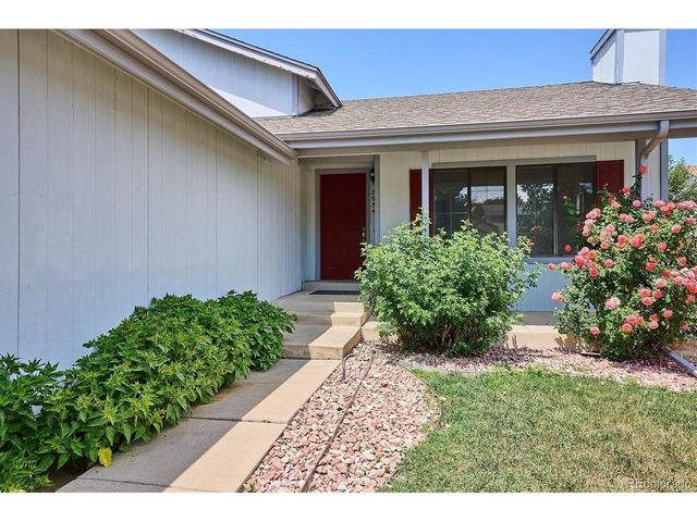 8954 S Round Rock St, Littleton, CO 80126