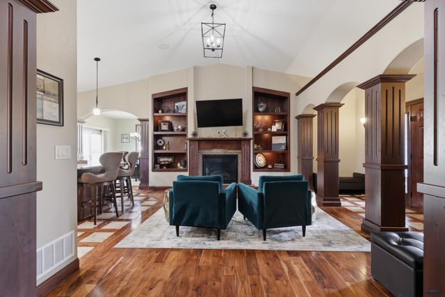 7245 CASTLEWOOD DR, Summerset, SD 57718