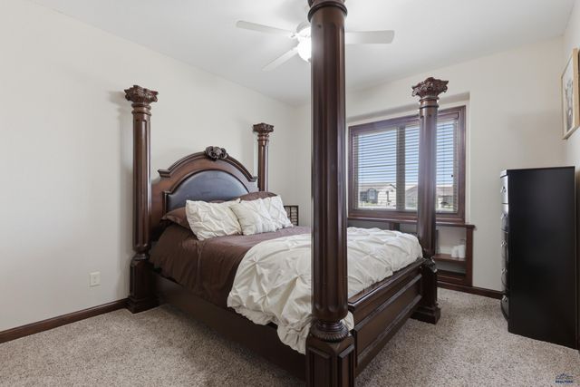 7245 CASTLEWOOD DR, Summerset, SD 57718