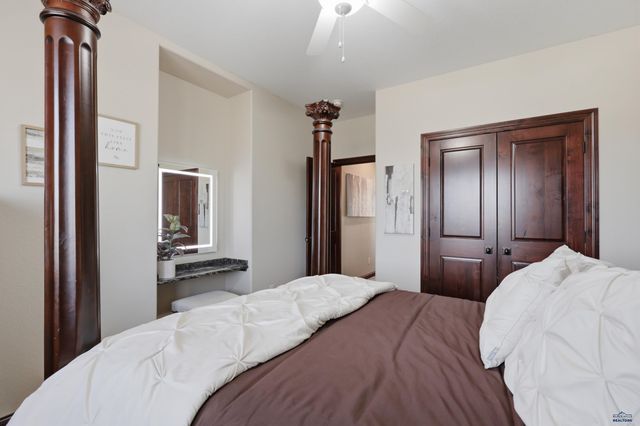 7245 CASTLEWOOD DR, Summerset, SD 57718