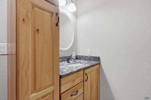 7245 CASTLEWOOD DR, Summerset, SD 57718
