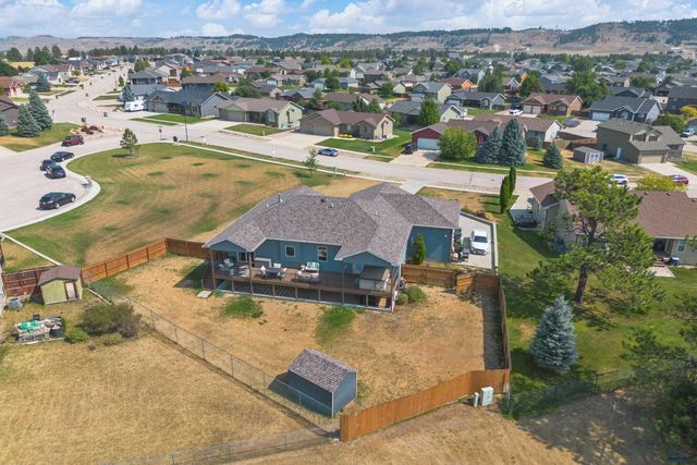 7245 CASTLEWOOD DR, Summerset, SD 57718