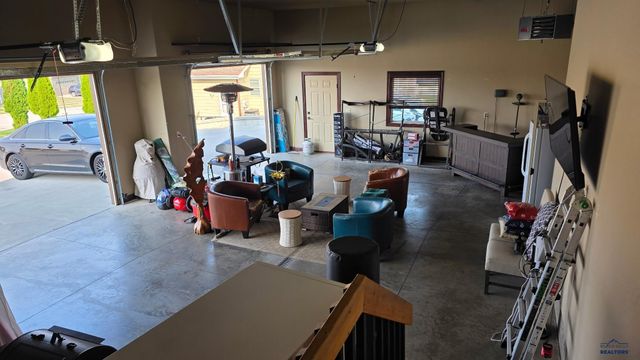 7245 CASTLEWOOD DR, Summerset, SD 57718