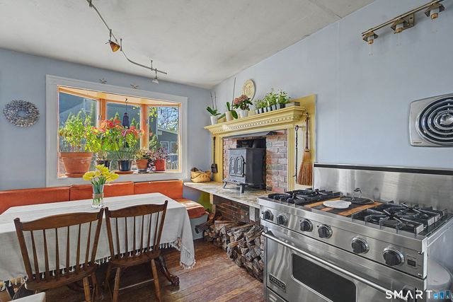 57 Grove Street, Clinton, CT 06413