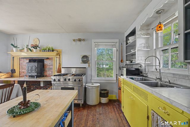 57 Grove Street, Clinton, CT 06413