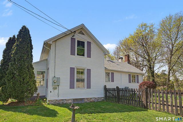57 Grove Street, Clinton, CT 06413