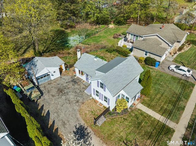 57 Grove Street, Clinton, CT 06413