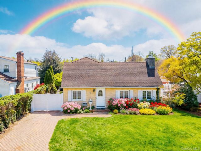 49 Beatrice Avenue, Syosset, NY 11791