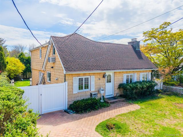 49 Beatrice Avenue, Syosset, NY 11791