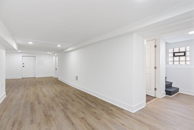 7000 S Eberhart Avenue, Chicago, IL 60637