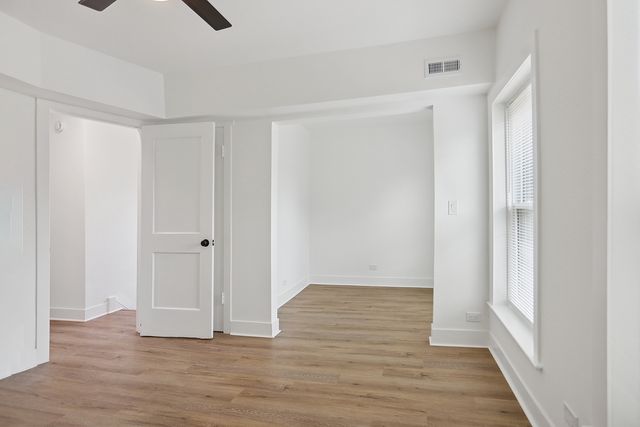 7000 S Eberhart Avenue, Chicago, IL 60637
