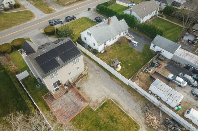 61 Fairway Avenue, Riverhead, NY 11901