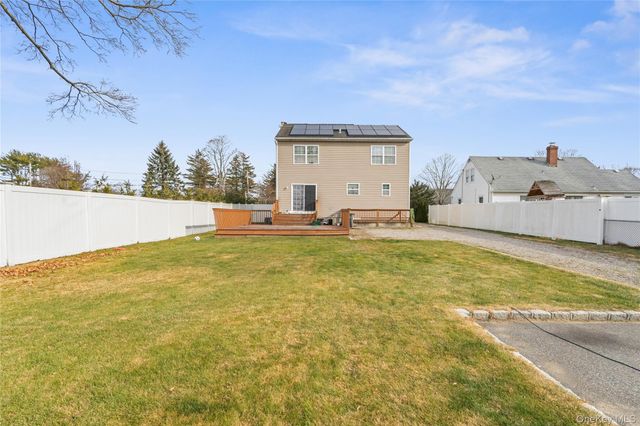 61 Fairway Avenue, Riverhead, NY 11901