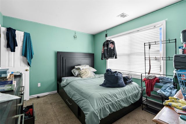 61 Fairway Avenue, Riverhead, NY 11901