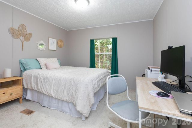 205 Sleepy Hollow Drive, Mars Hill, NC 28754