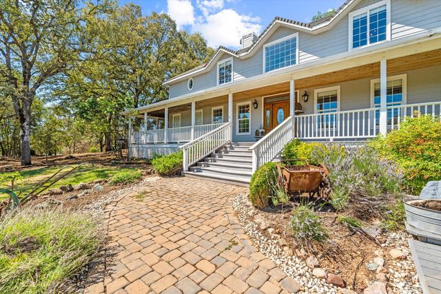 13197 Lake Valley Dr, Auburn, CA 95602