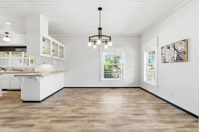 13197 Lake Valley Dr, Auburn, CA 95602