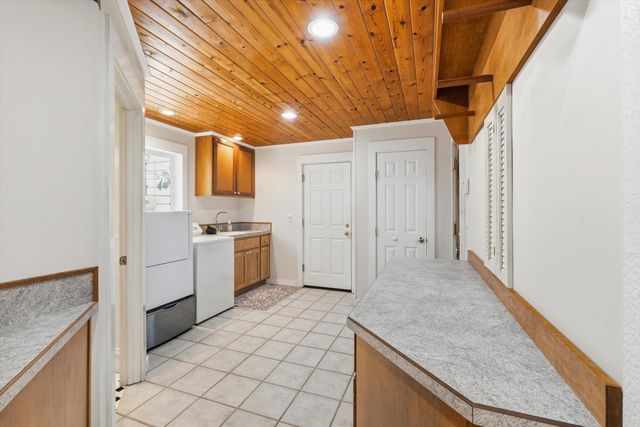 13197 Lake Valley Dr, Auburn, CA 95602