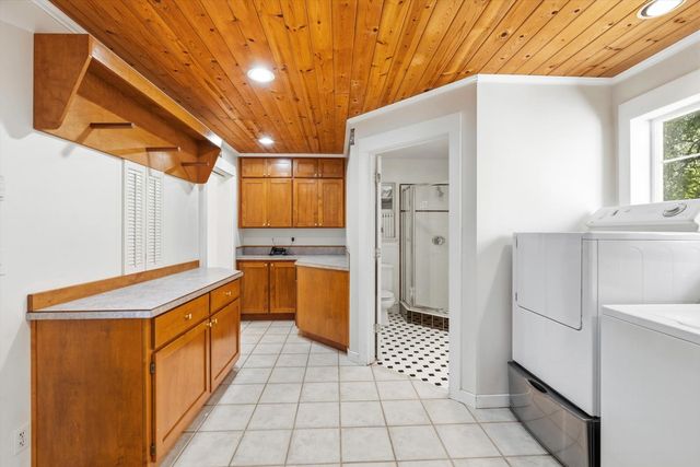 13197 Lake Valley Dr, Auburn, CA 95602