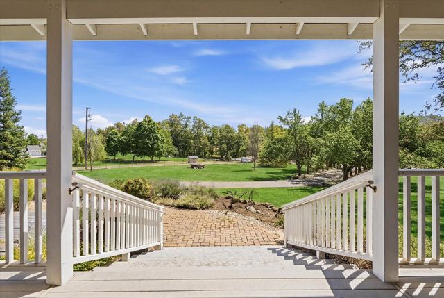 13197 Lake Valley Dr, Auburn, CA 95602