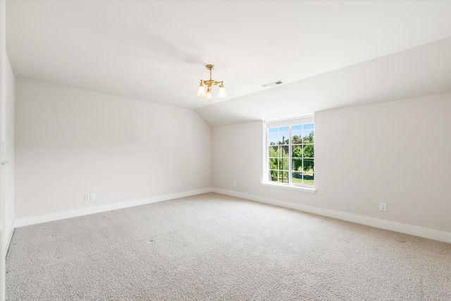 13197 Lake Valley Dr, Auburn, CA 95602