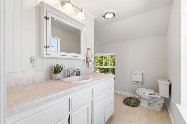 13197 Lake Valley Dr, Auburn, CA 95602
