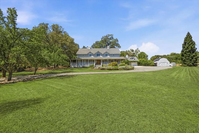 13197 Lake Valley Dr, Auburn, CA 95602