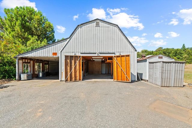 13197 Lake Valley Dr, Auburn, CA 95602