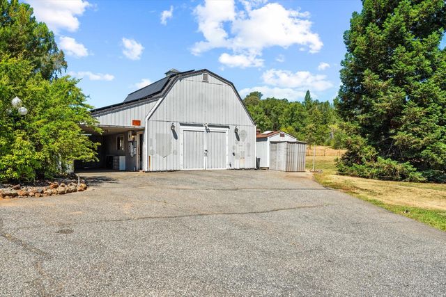 13197 Lake Valley Dr, Auburn, CA 95602