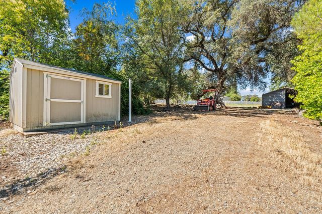 13197 Lake Valley Dr, Auburn, CA 95602