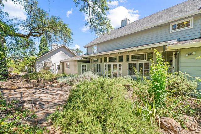 13197 Lake Valley Dr, Auburn, CA 95602