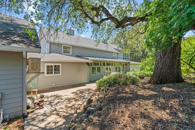 13197 Lake Valley Dr, Auburn, CA 95602