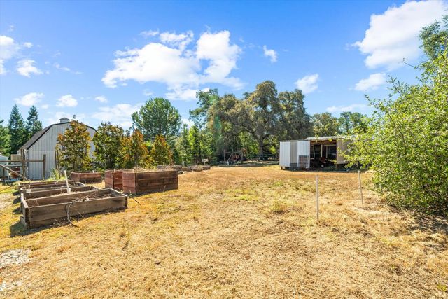 13197 Lake Valley Dr, Auburn, CA 95602