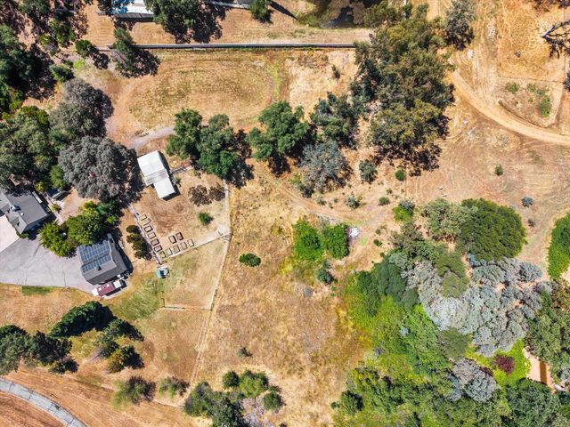 13197 Lake Valley Dr, Auburn, CA 95602