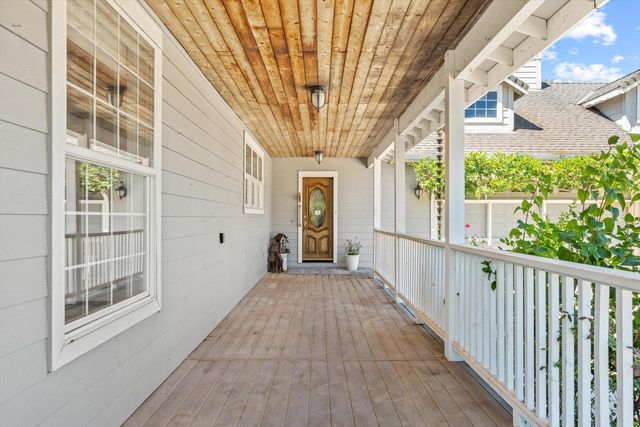13197 Lake Valley Dr, Auburn, CA 95602