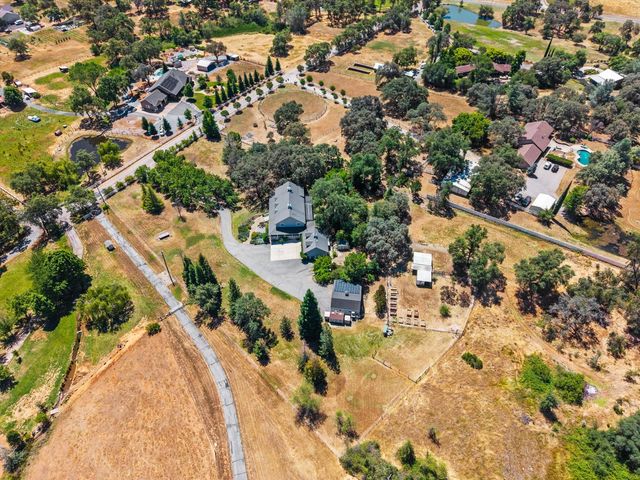 13197 Lake Valley Dr, Auburn, CA 95602
