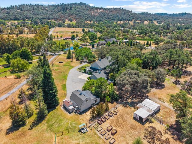 13197 Lake Valley Dr, Auburn, CA 95602