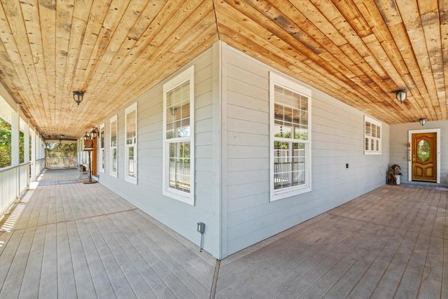 13197 Lake Valley Dr, Auburn, CA 95602