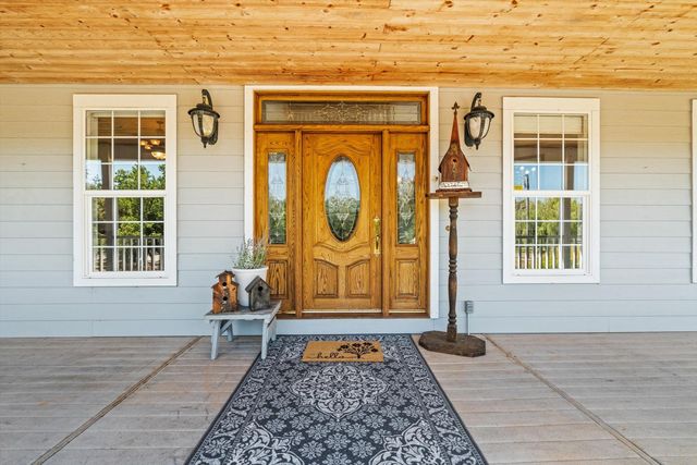 13197 Lake Valley Dr, Auburn, CA 95602