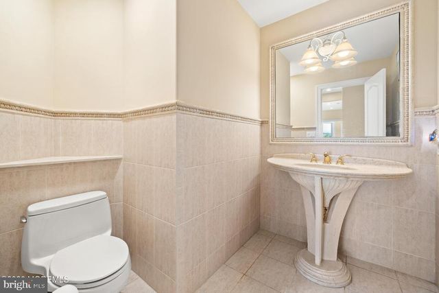 1100 ISLAND DR, Bayville, NJ 08721