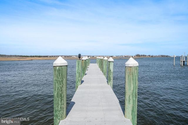 1100 ISLAND DR, Bayville, NJ 08721