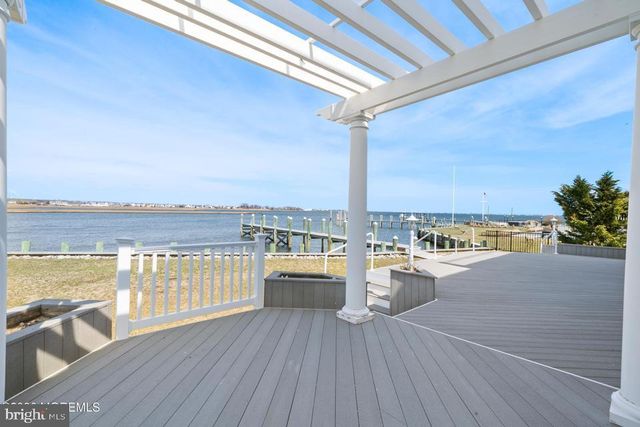 1100 ISLAND DR, Bayville, NJ 08721