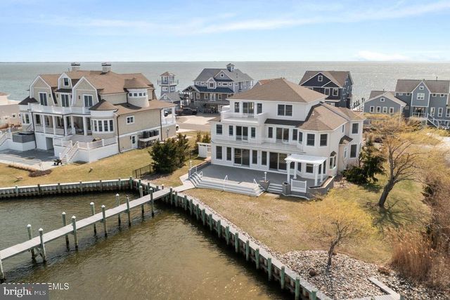 1100 ISLAND DR, Bayville, NJ 08721