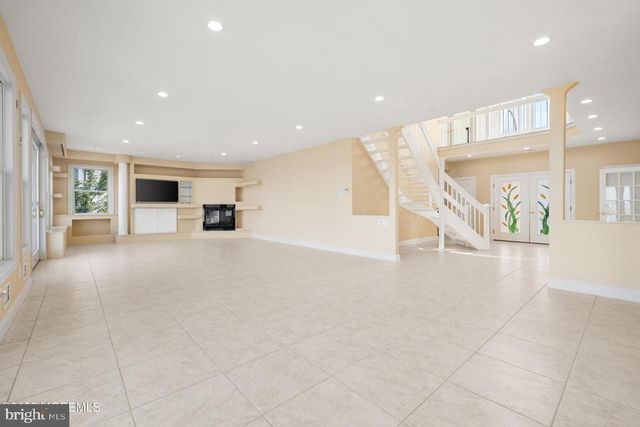 1100 ISLAND DR, Bayville, NJ 08721