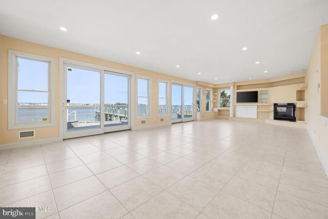 1100 ISLAND DR, Bayville, NJ 08721